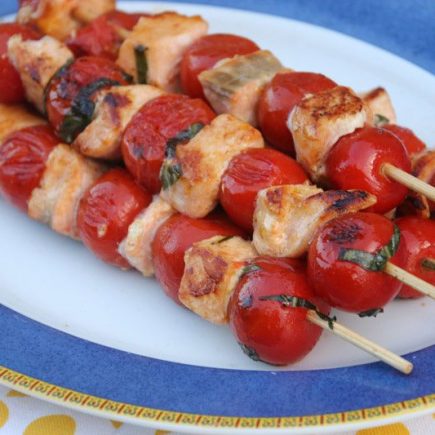 Brochettes de saumon aux tomates cerises à la plancha