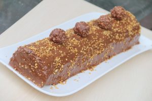 Bûche de Noël aux Ferrero Rocher (au Thermomix ou sans) 1