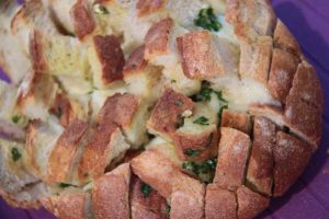 Cheese & garlic bread - Pain apéritif à l'ail et au fromage 1