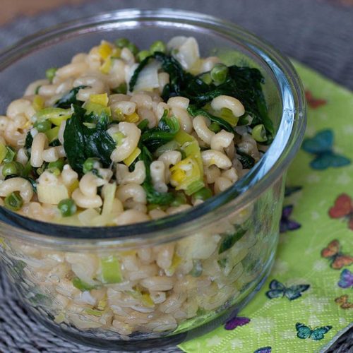 Coquillettes aux épinards et aux petits pois