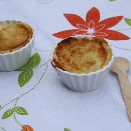 Fondant de fromage blanc sur compote de mirabelles
