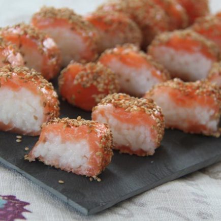 Makis de saumon au sésame