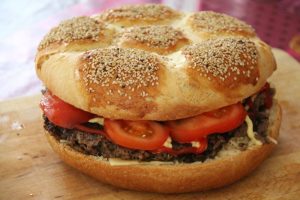 Mega-burger-football-recette-Tupperware-3
