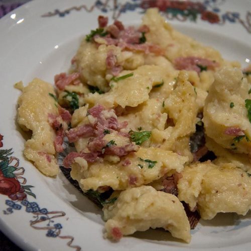 Mehlknepfles aux lardons et à la crème fraîche (recette alsacienne)