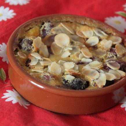 Miniclafoutis aux cerises et aux amandes