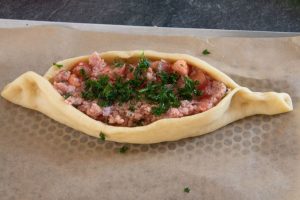 Pizza turque, pide à la viande