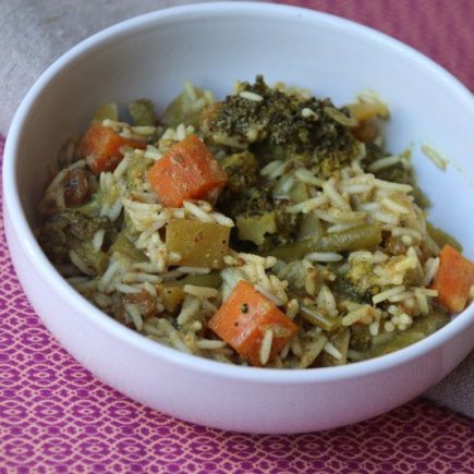 Riz indien aux légumes et aux fruits secs