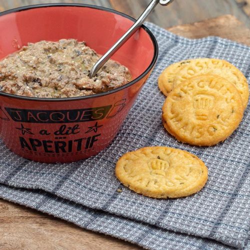 Sablés au parmesan et crème d'olives de Cyril Lignac pour l'apéro