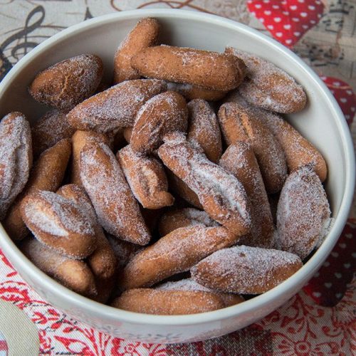 Schankeles (cuisses de dame) (recette de Carnaval alsacienne) (version aux amandes)