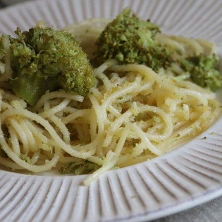 Spaghettis au brocoli, au parmesan et à l'ail 2