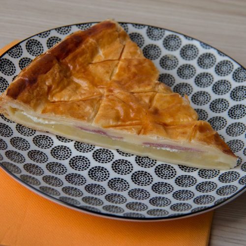 Tourte au jambon et au fromage à raclette