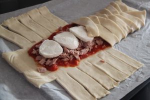 Tresse feuilletée au thon et à la Mozzarella
