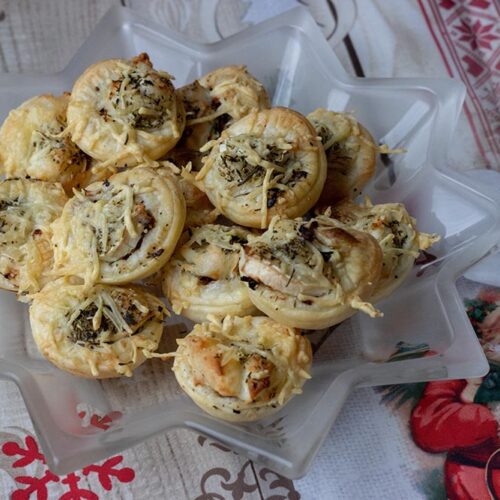 Tartelettes aux oignons caramélisés et chèvre frais