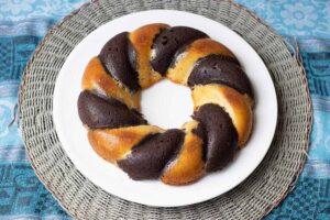 Couronne marbrée très moelleuse moule couronne torsadée Demarle Flexipan