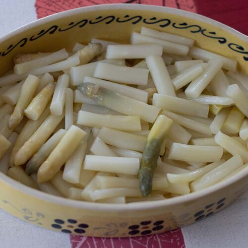 Gratin d'asperges blanches à la béchamel