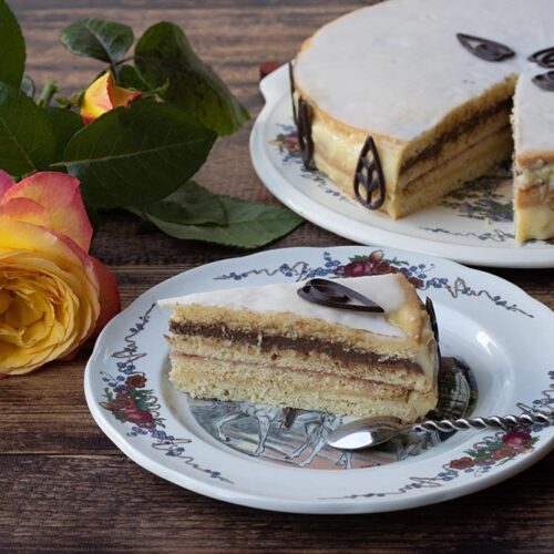 Deckelküeche ou Platteküeche (gâteau à étages alsacien)