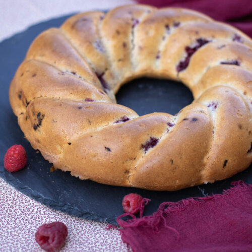 Cake framboises lait de coco moule couronne torsadée Demarle Flexipan