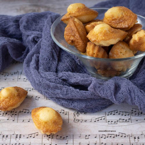 Madeleines au miel et fleur d'oranger